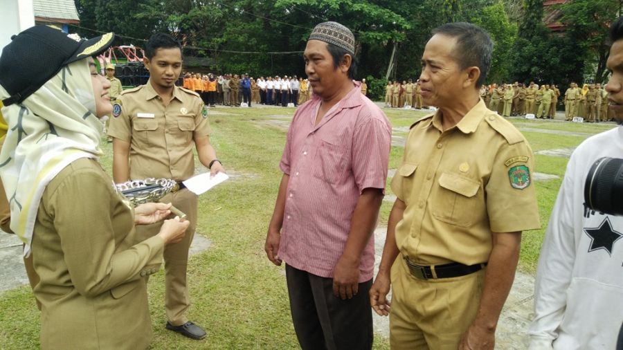 Bupati Lutra ingatkan Poktan Kalau Bantuan Harid Tractor Bukan Milik Pribadi